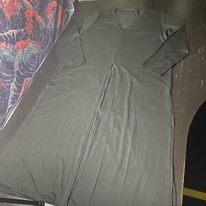 Black V-Neck Long Sleeve Maxi Dress